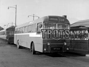 Larger Negative United AEC Reliance 4006 HPT553C at Sunderland in 1975